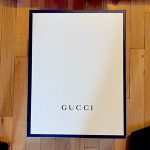 Gucci gift box & shopping bag